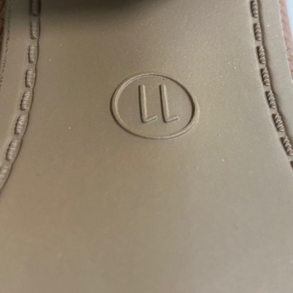 NWOT Universal Thread Booties - Picture 6 of 6